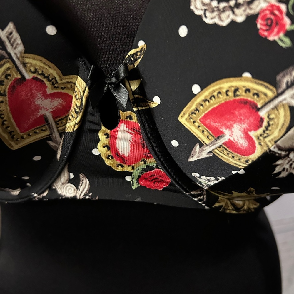 Torrid sz 42F black/heart print back smoothing tee-shirt bra - Picture 2 of 6